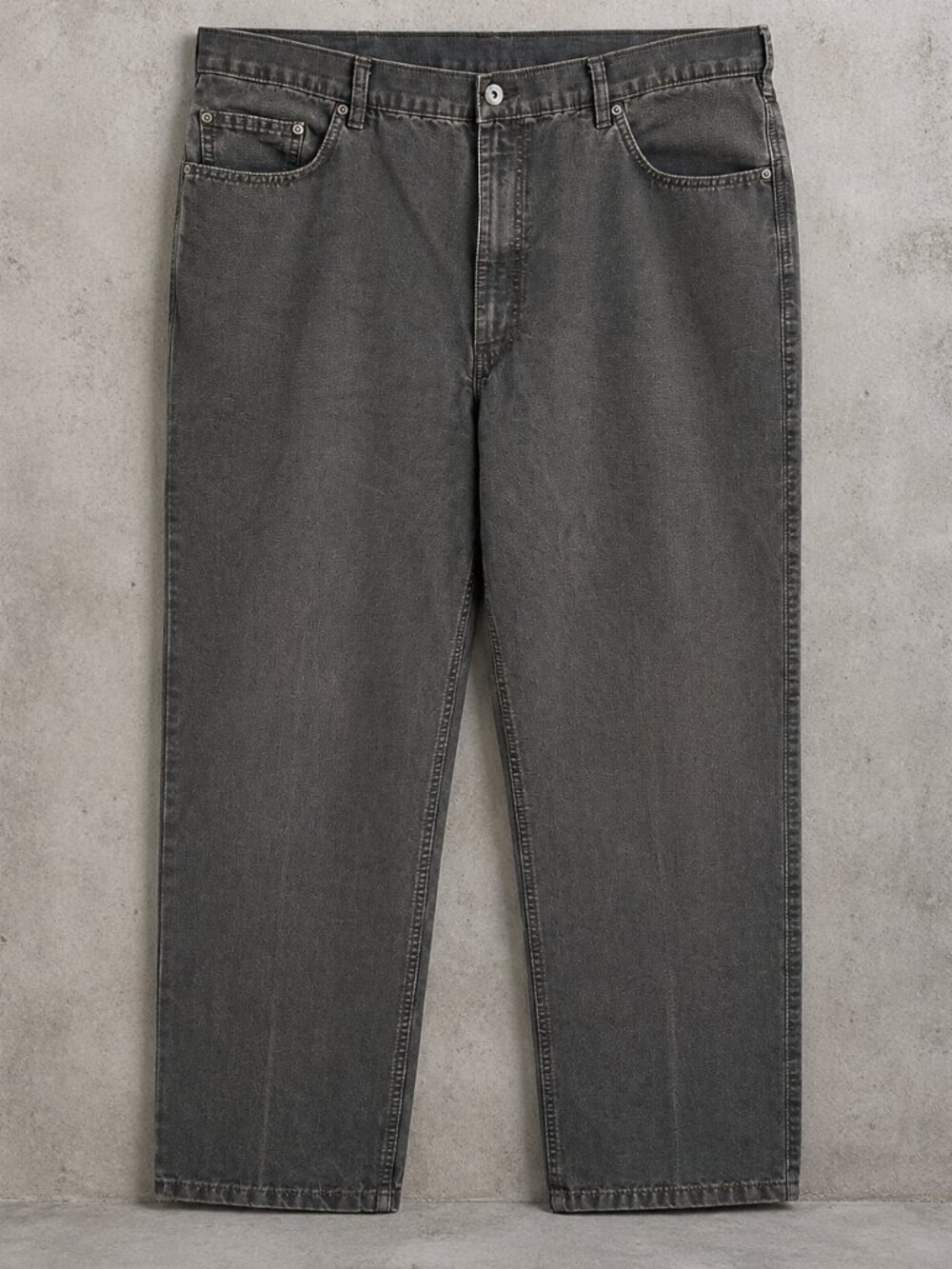 Roundtree & Yorke Men’s Dark Gray Classic Fit 100% Cotton Jeans